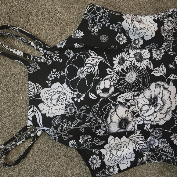 Womens guess dress - Picture 2 of 4